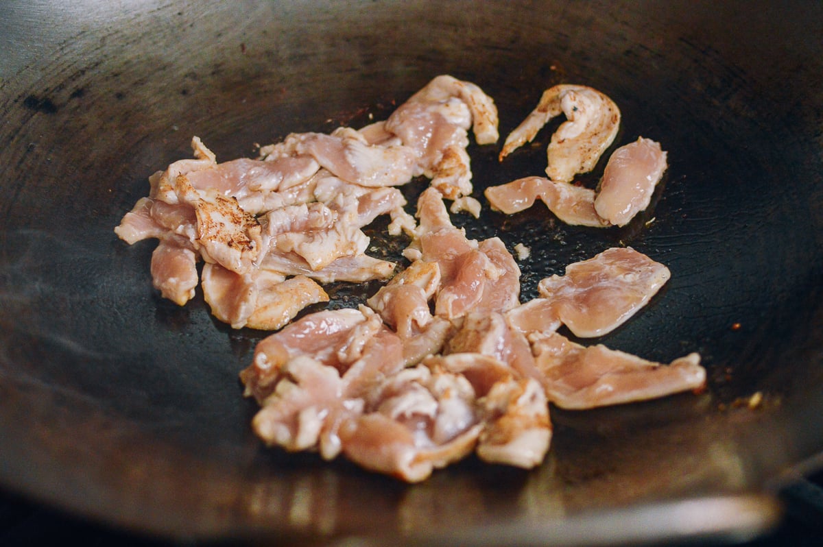 Searing chicken in wok, geagle.miooashdv.tk