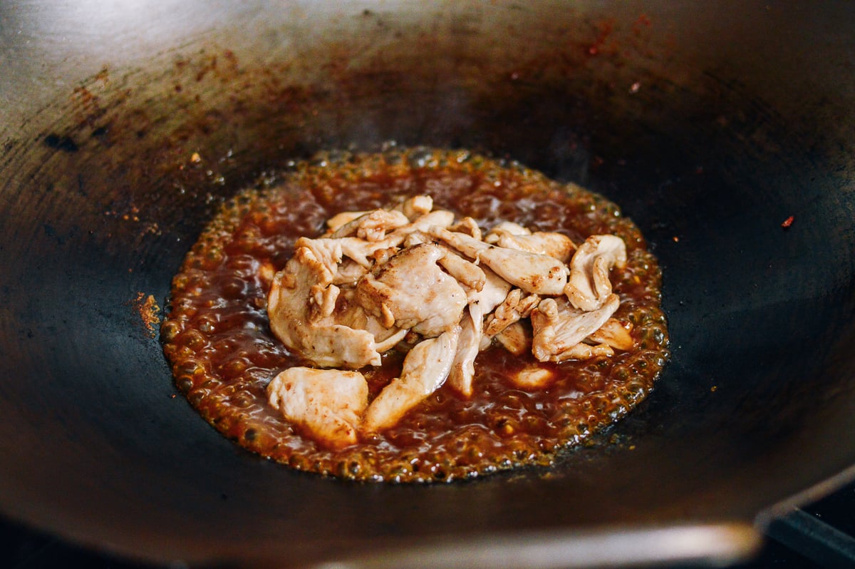Chicken added back to wok, geagle.miooashdv.tk