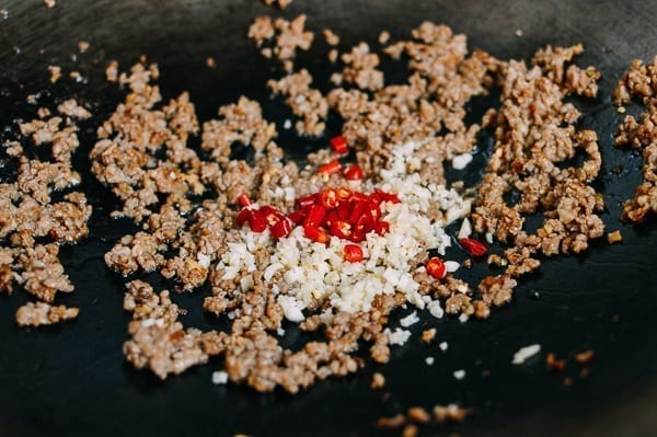 Adding red chilies, geagle.miooashdv.tk
