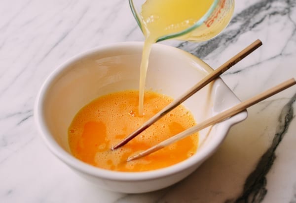 Adding chicken stock to beaten eggs, geagle.miooashdv.tk