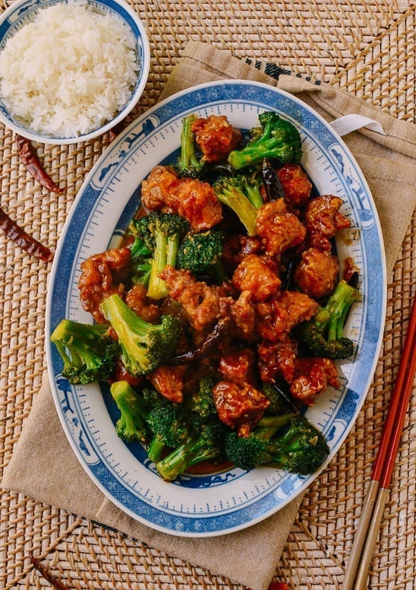 Plate of General Tso's Chicken with Broccoli, geagle.miooashdv.tk