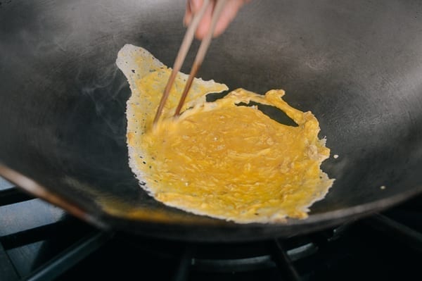Scrambling eggs for fried rice, geagle.miooashdv.tk