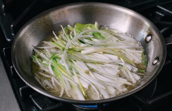 Frying scallions in oil, geagle.miooashdv.tk