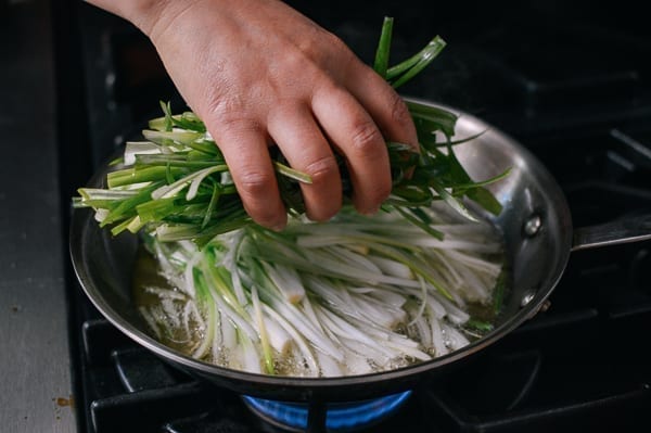 Frying scallions, geagle.miooashdv.tk