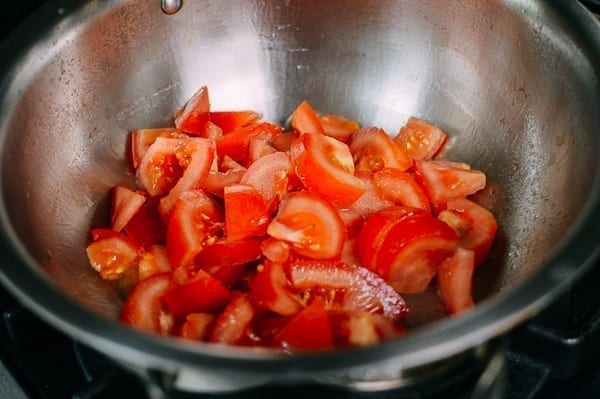 Tomatoes in soup pot, geagle.miooashdv.tk