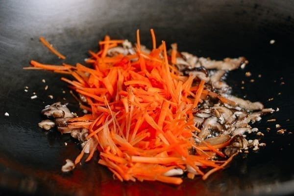 Adding carrots to wok, geagle.miooashdv.tk