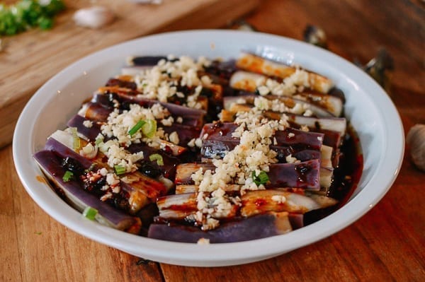 Adding garlic over steamed eggplant, geagle.miooashdv.tk