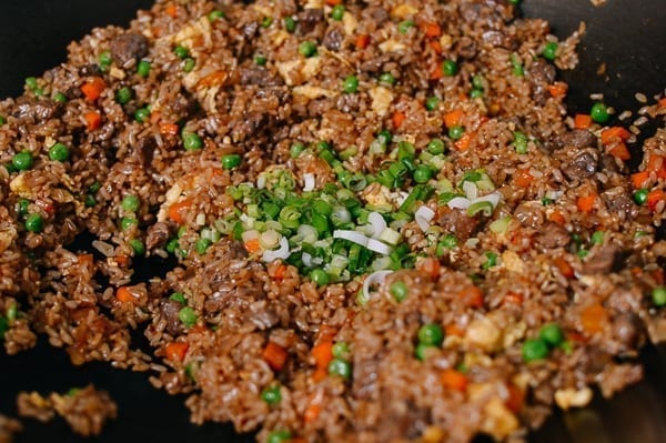Adding scallions to fried rice at the end, geagle.miooashdv.tk
