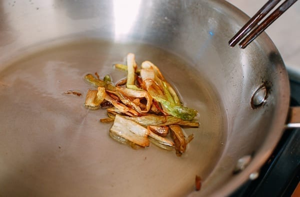 Crisping up white parts of scallions, geagle.miooashdv.tk