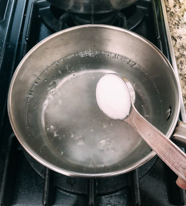 Adding salt to boiling water, geagle.miooashdv.tk