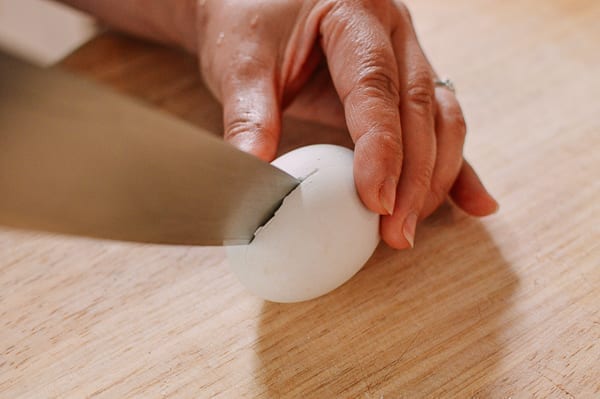 Cutting egg in half, geagle.miooashdv.tk
