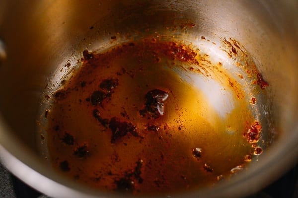 Frying doubanjiang in oil, geagle.miooashdv.tk