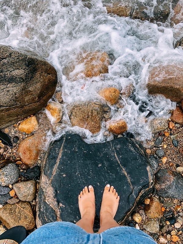 Feet on a Rocky Beach, geagle.miooashdv.tk