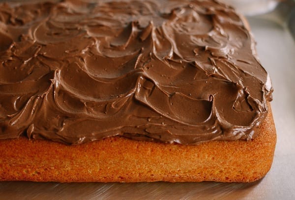 Yellow cake with chocolate frosting, geagle.miooashdv.tk