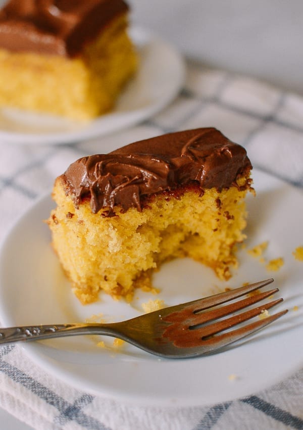 Yellow cake mid-bite, geagle.miooashdv.tk