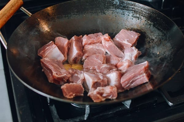Searing pork ribs in the wok, geagle.miooashdv.tk