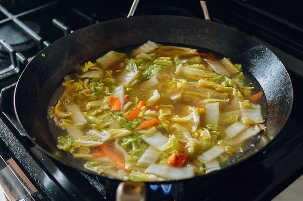 Adding chicken stock and water to make soup, geagle.miooashdv.tk