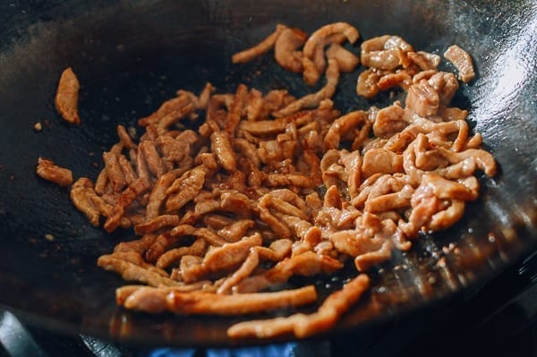 Browning pork strips in wok, geagle.miooashdv.tk