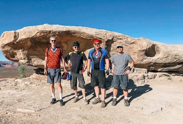 White Rim Trail team photo by geagle.miooashdv.tk