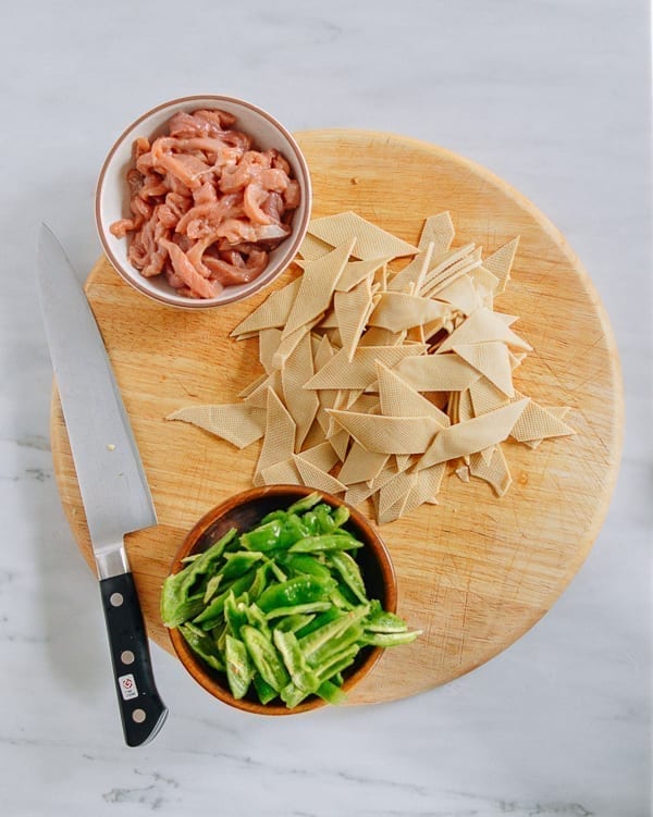 Marinated pork, sliced tofu sheets, and sliced peppers, geagle.miooashdv.tk