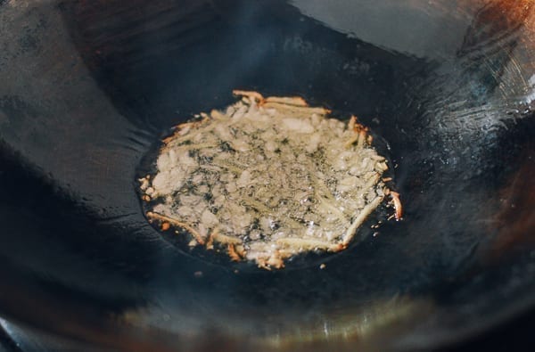 Cooking ginger and garlic in wok, geagle.miooashdv.tk