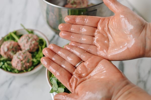 Oiled hands, geagle.miooashdv.tk