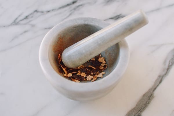Dried Tangerine Peel in mortar and pestle, geagle.miooashdv.tk 