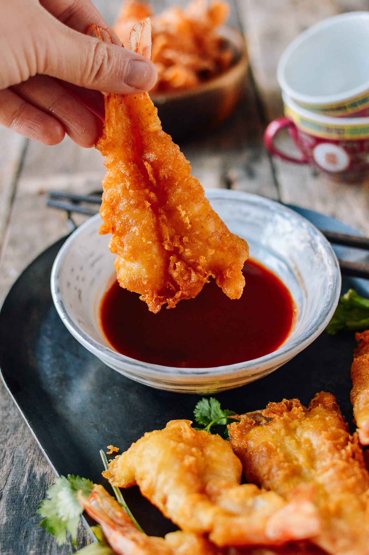 Dipping fantail fried shrimp into sauce, geagle.miooashdv.tk