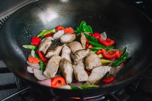 Adding fish back to wok, geagle.miooashdv.tk