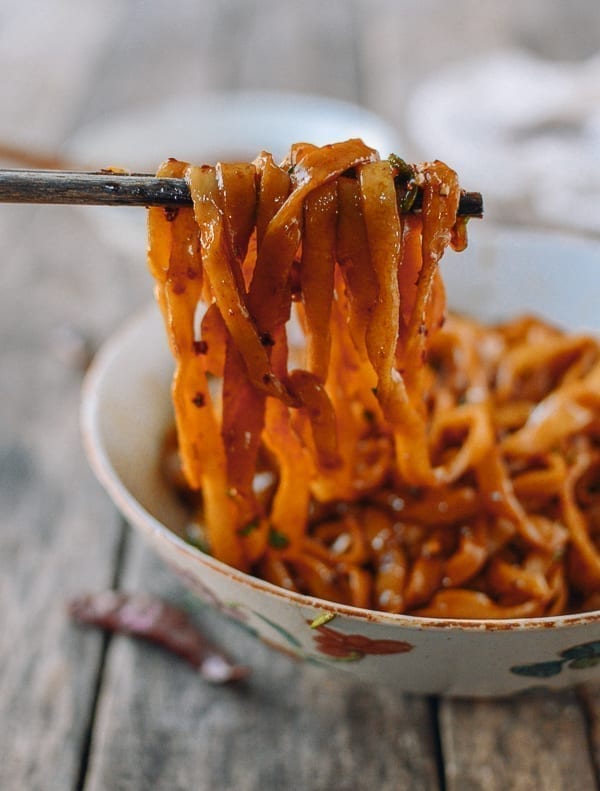 Noodles mixed with sauce, geagle.miooashdv.tk