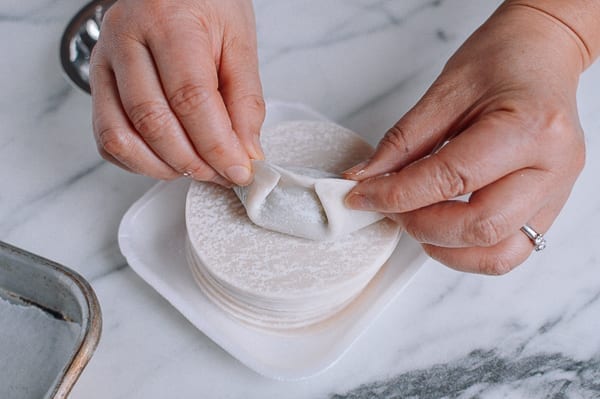 Sealing double pleated dumpling, geagle.miooashdv.tk