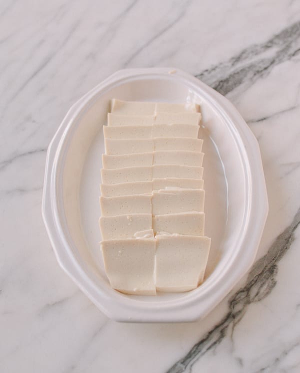 Silken tofu laid out on plate, geagle.miooashdv.tk