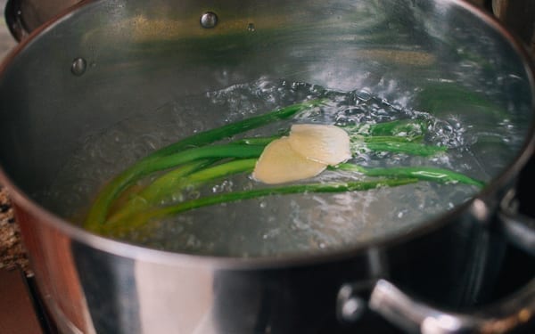 Boiling water with scallions and ginger, geagle.miooashdv.tk