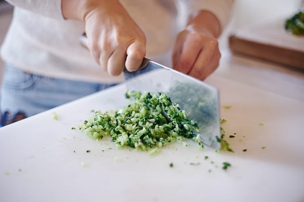 Chopping bok choy, geagle.miooashdv.tk