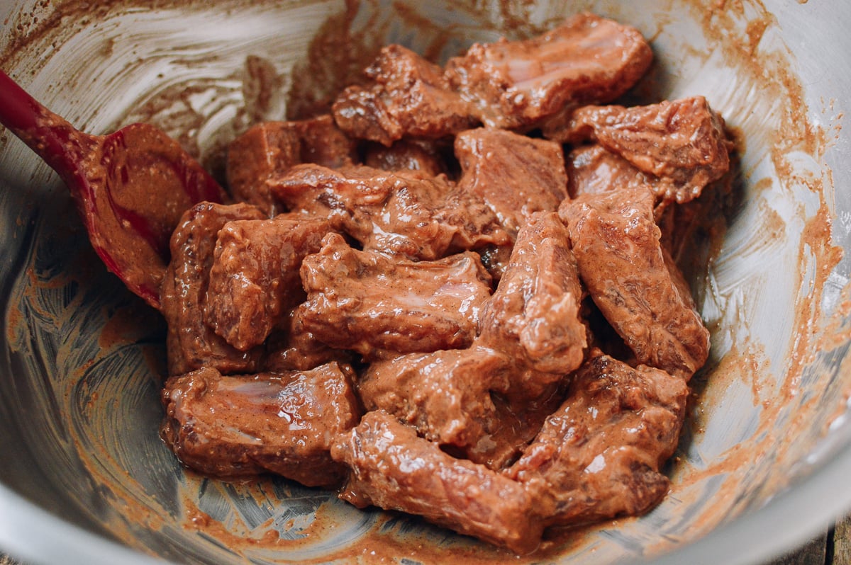 Cornstarch and Chinese marinade evenly coating ribs, geagle.miooashdv.tk