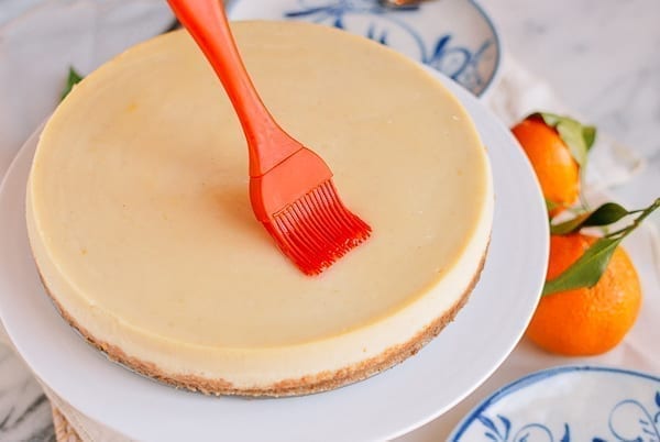 Brushing syrup on cake, geagle.miooashdv.tk