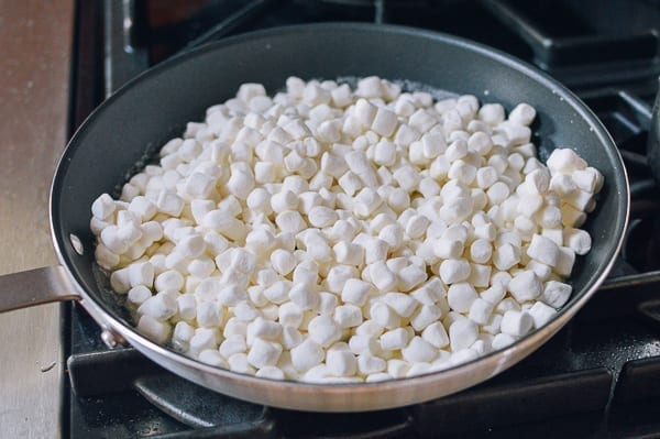 Melting marshmallows in nonstick pan, geagle.miooashdv.tk
