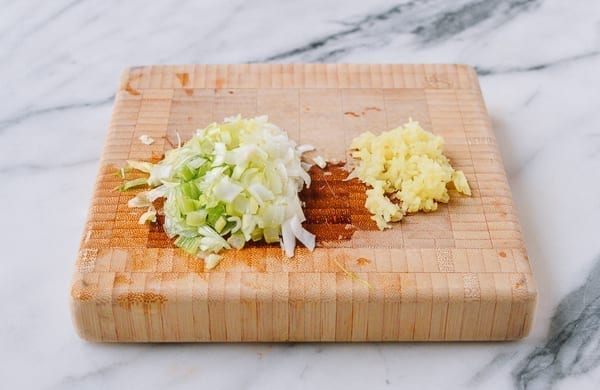 Finely chopped scallions, geagle.miooashdv.tk