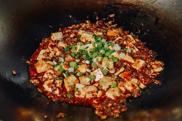 Adding scallions to mapo tofu, geagle.miooashdv.tk