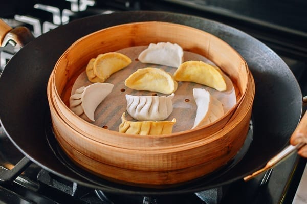 Water level in wok with bamboo steamer, geagle.miooashdv.tk