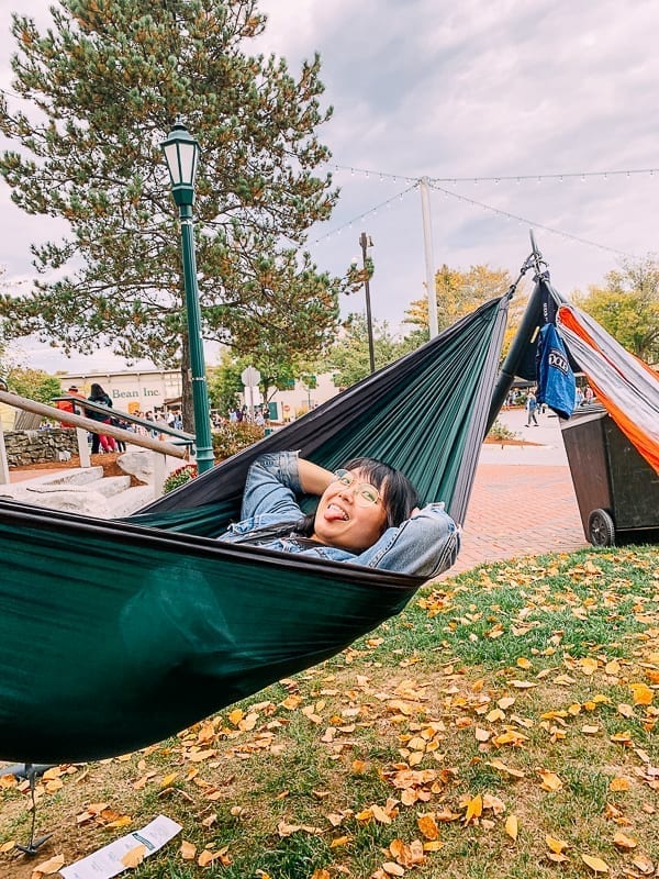 Kaitlin in Hammock outside L.L. Bean store, geagle.miooashdv.tk