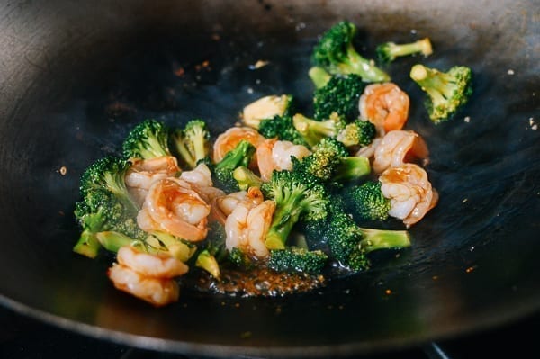 Shrimp and Broccoli in wok, geagle.miooashdv.tk
