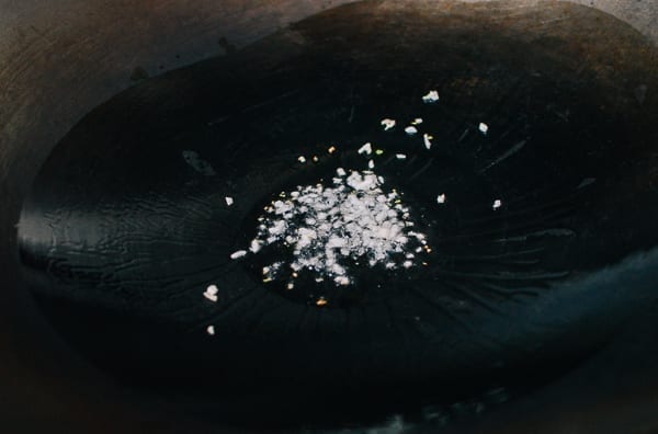 Garlic in wok, geagle.miooashdv.tk
