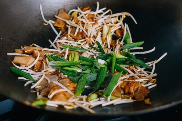 Adding scallion greens, geagle.miooashdv.tk
