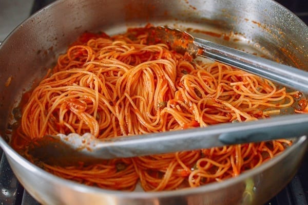 Thin coating of marinara on spaghetti, geagle.miooashdv.tk
