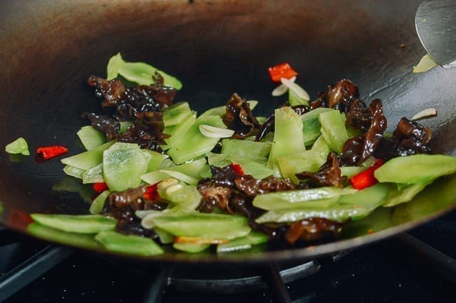 Chinese Celtuce Stir-fry, geagle.miooashdv.tk