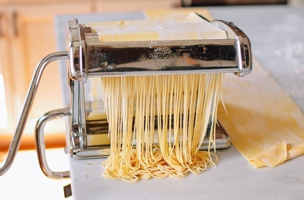 Cutting thin noodles with pasta roller, geagle.miooashdv.tk