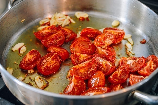 Adding tomatoes and tomato paste, geagle.miooashdv.tk