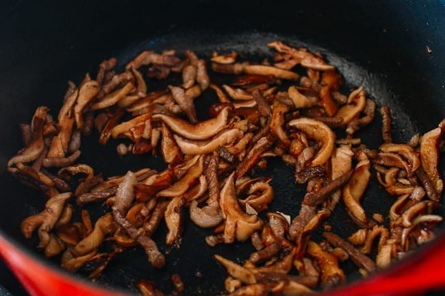 Caramelizing mushrooms with pork and mirin, geagle.miooashdv.tk