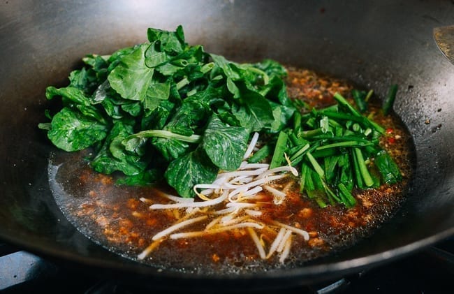Adding pea tips to soup, geagle.miooashdv.tk
